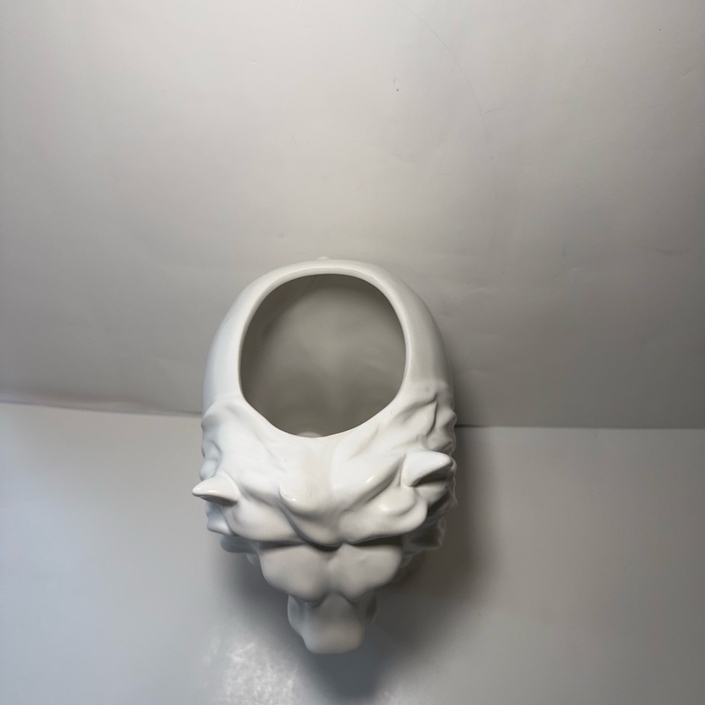 White Ceramic Lion Planter Vase Home Decor Animal Sculpture - Picture 8 of 10